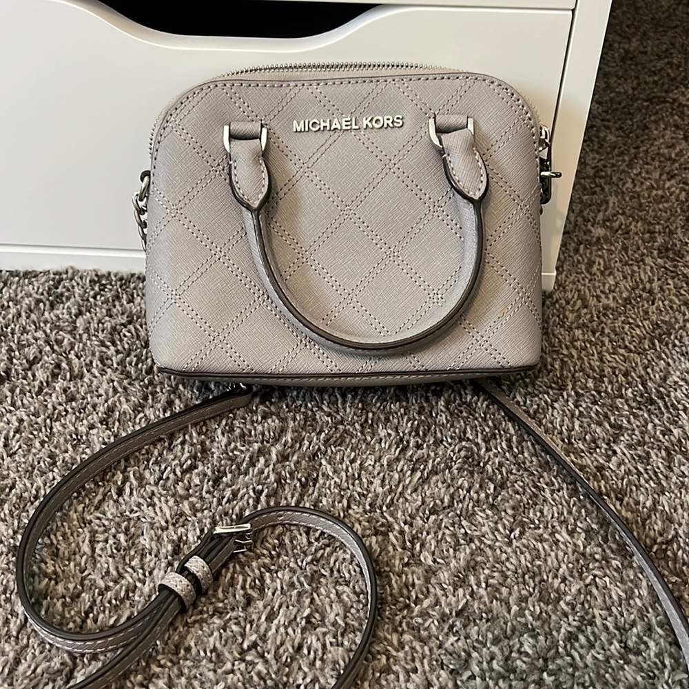 Michael Korrs crossbody - Picture 1 of 3